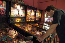pavlovpinball.com_wp_content_uploads_2014_08_5503251471_22f0457402_b_Pinball_arcade_300x200.jpg