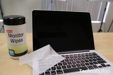 www.technobuffalo.com_wp_content_uploads_2013_07_how_to_clean_laptop_monitor_wipes_1.jpg